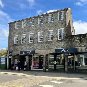 Shop to let in Tavistock, Devon